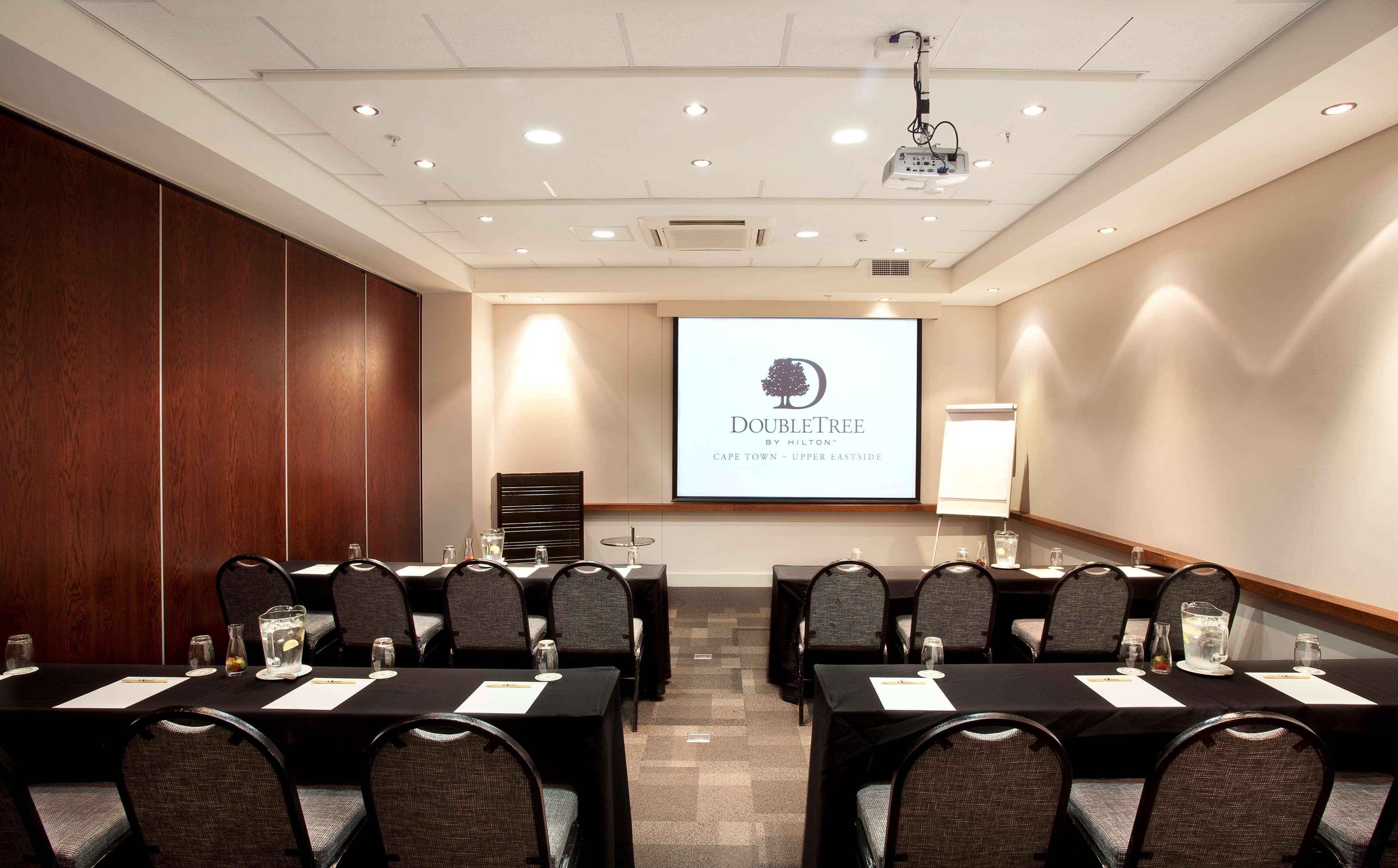 Doubletree By Hilton Cape Town Upper Eastside Hotel Exterior photo