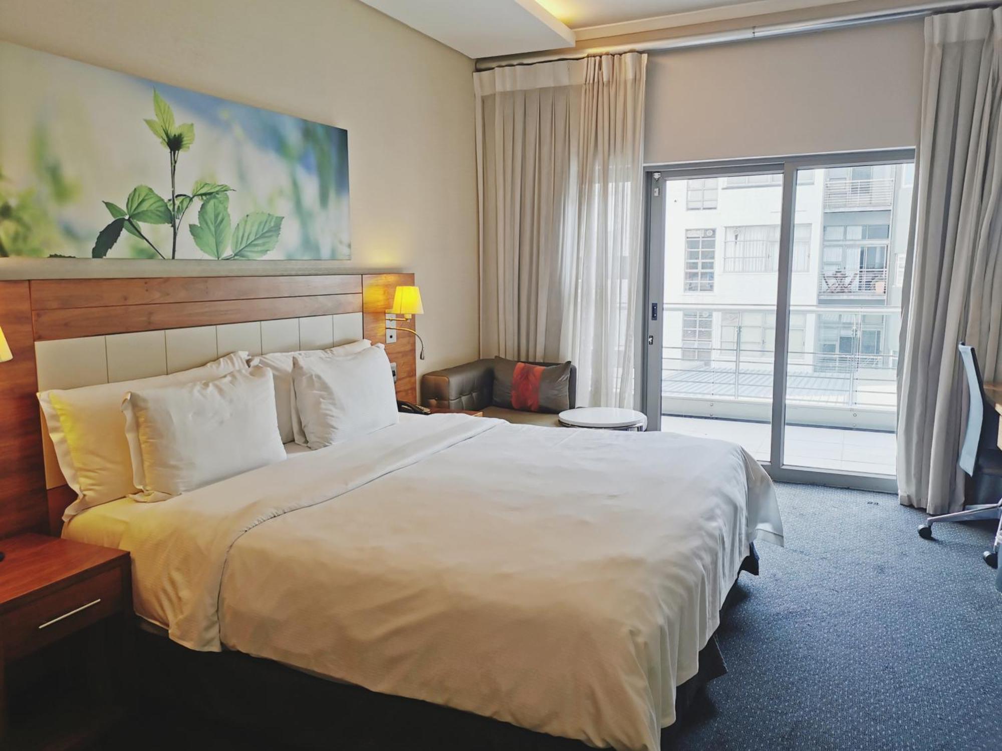 Doubletree By Hilton Cape Town Upper Eastside Hotel Exterior photo
