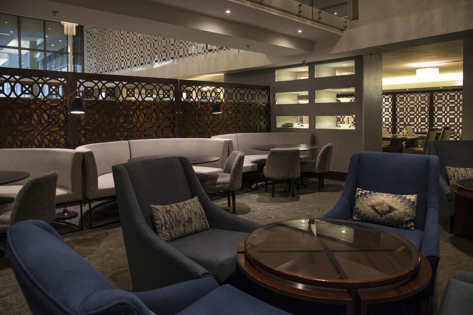 Doubletree By Hilton Cape Town Upper Eastside Hotel Exterior photo