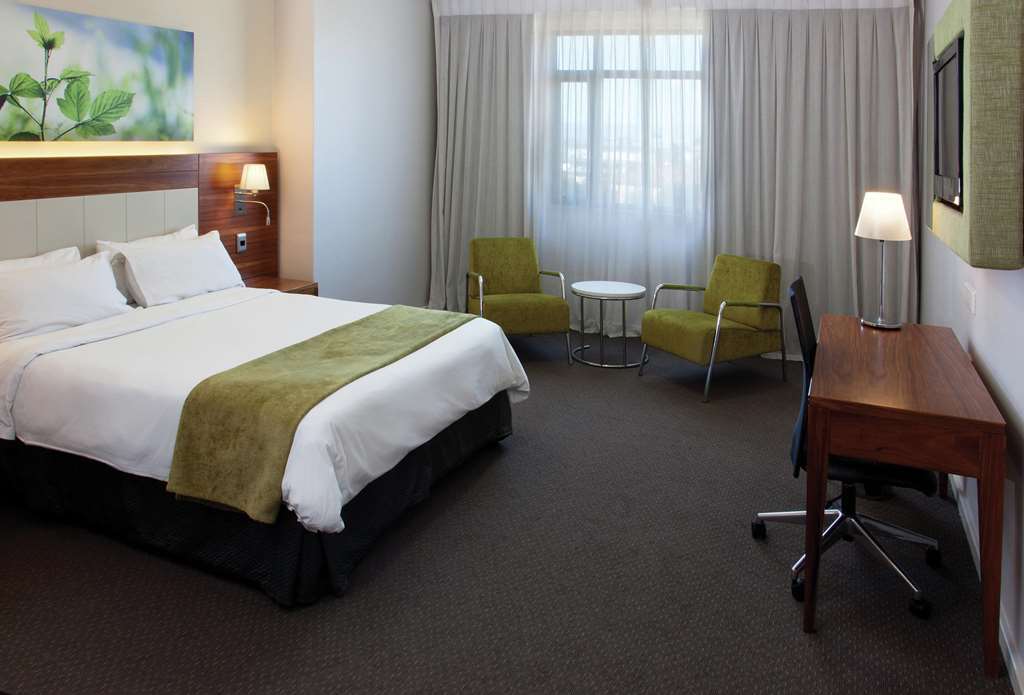 Doubletree By Hilton Cape Town Upper Eastside Hotel Room photo